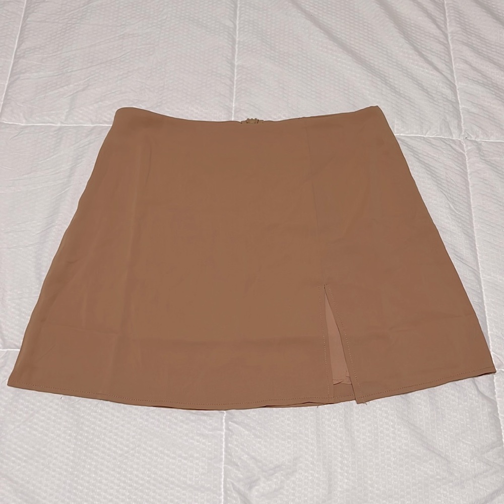 Mini tan skirt